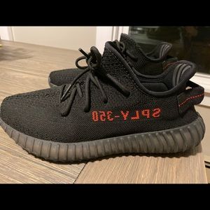 YEEZY BOOST 350 V2 BRED